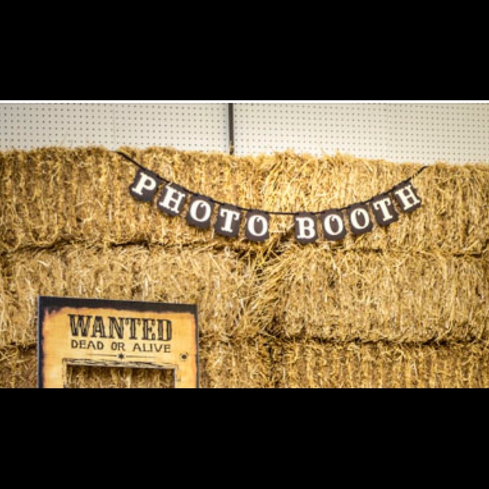 Photo Booth And Card Sign, Perfect - Picture 3 of 4